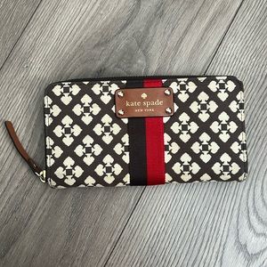 Kate Spade Wallet Excellent condition